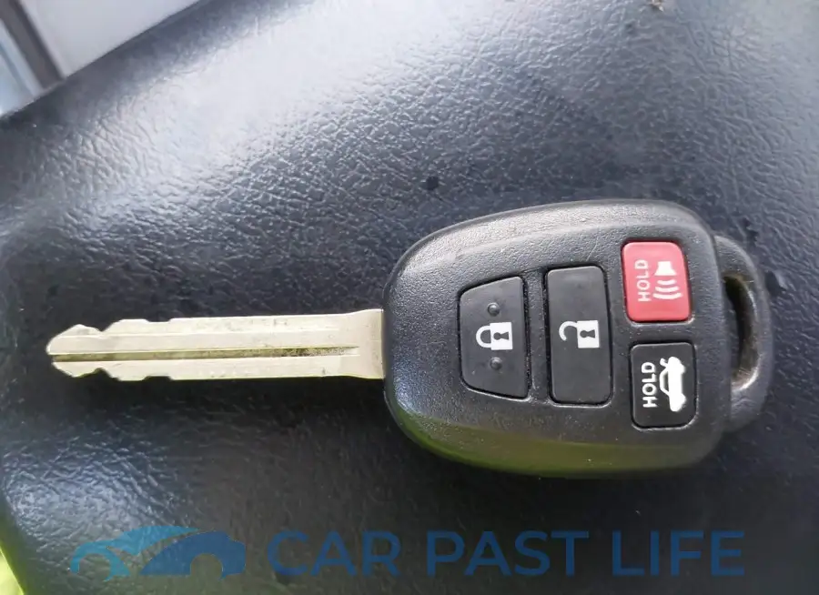 4T1BF1FKXHU277406# 11