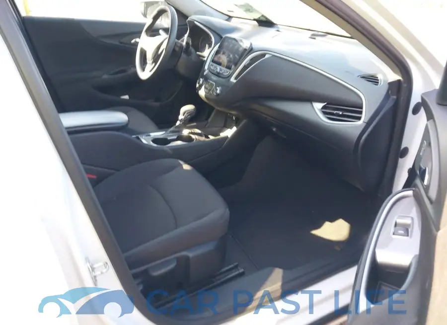 1G1ZB5ST4NF215920# 5