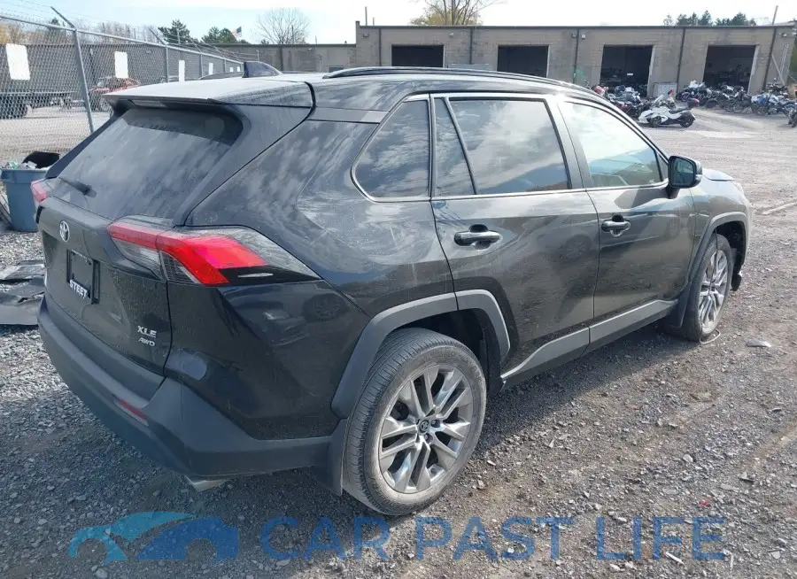 2T3A1RFV8MW151579# 4