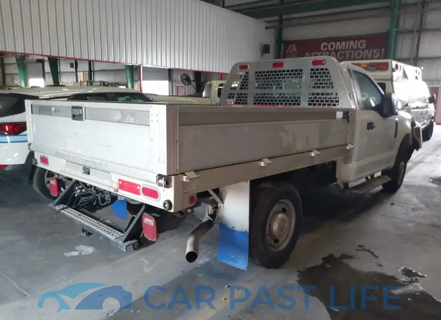 1FDBF2A6XJEC47998# 4