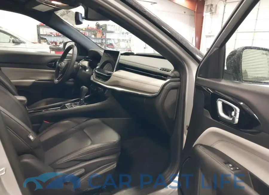3C4NJDCN1RT113683# 5