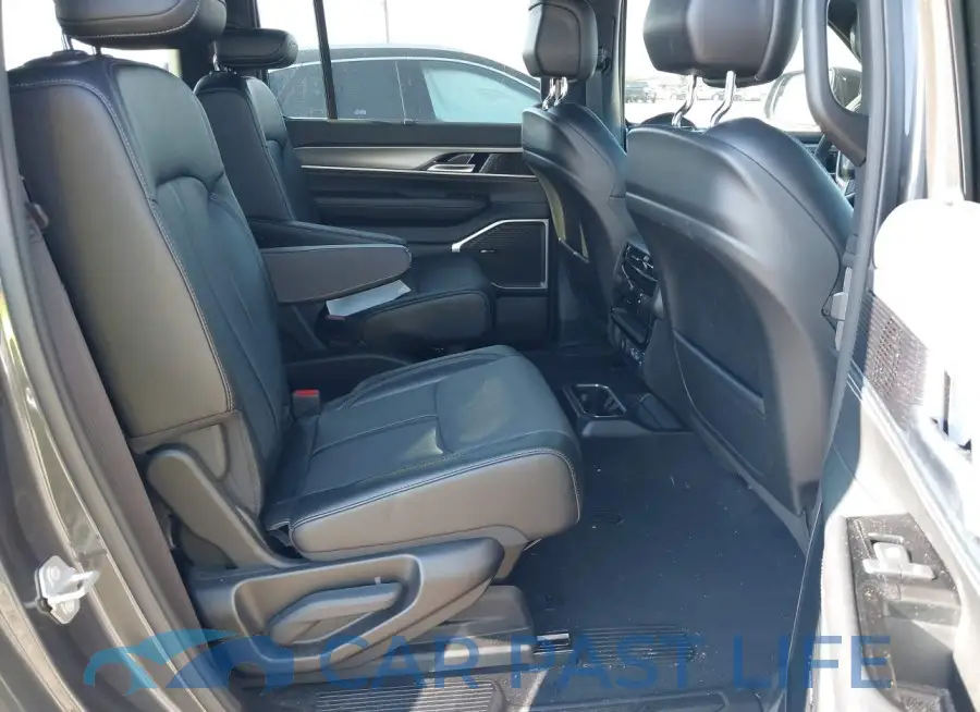 1C4SJSBP2RS134201# 8