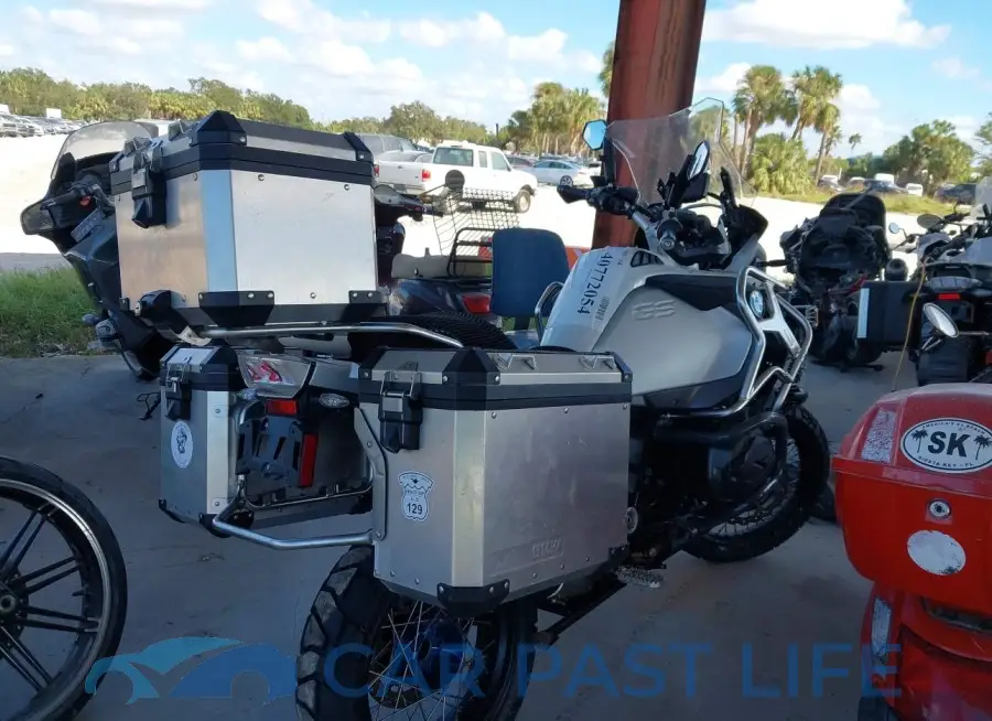 WB10A120XFZ098522# 4