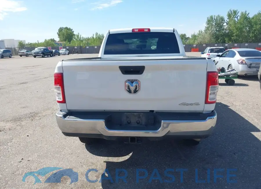 3C6UR5CJ3KG512575# 16