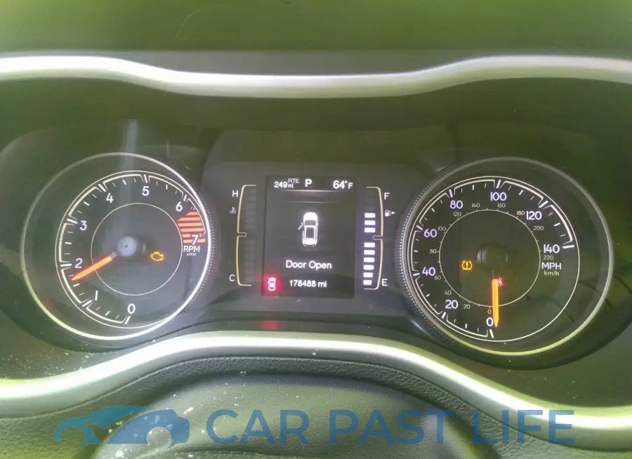 1C4PJLAB8HW664035# 7