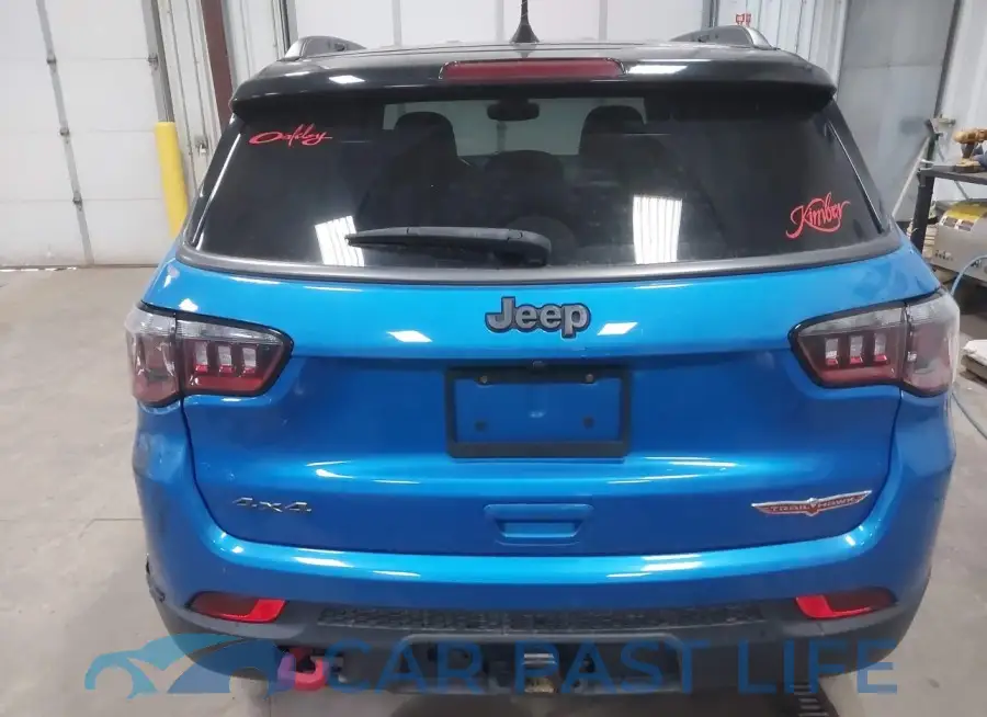 3C4NJDDB9JT231750# 16