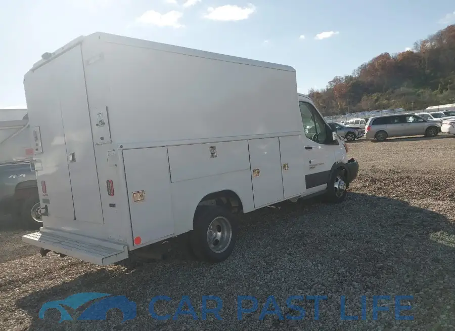 1FDBF6PV0JKB44063# 4