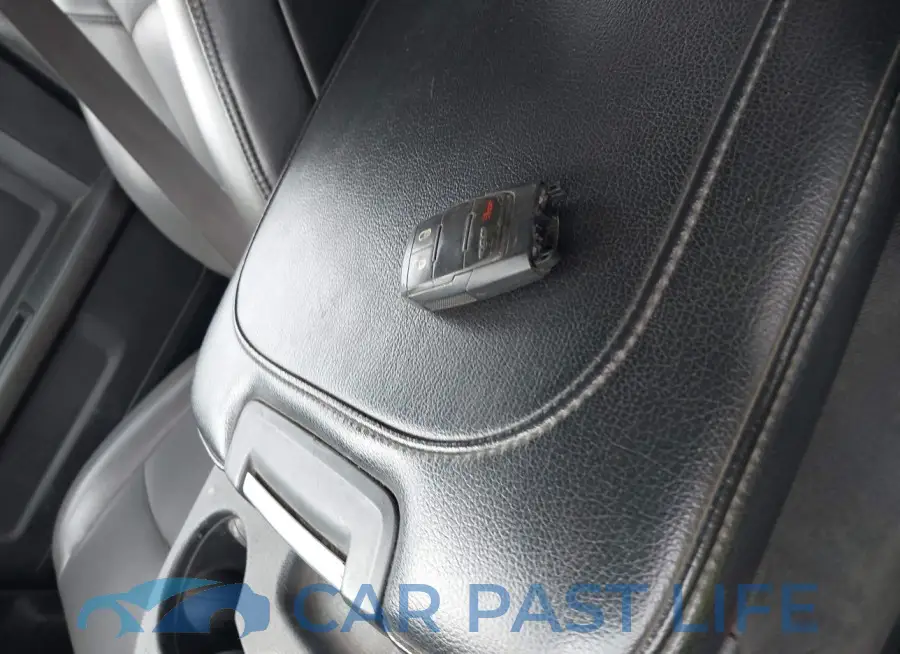 3C6UR4HJ1KG610555# 11