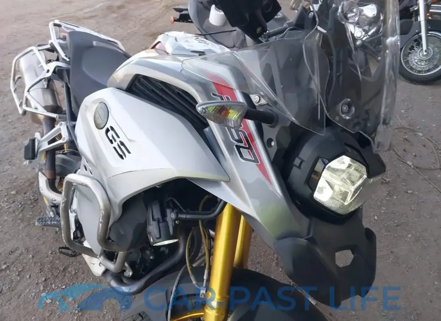 WB10K0304KZ800219# 15