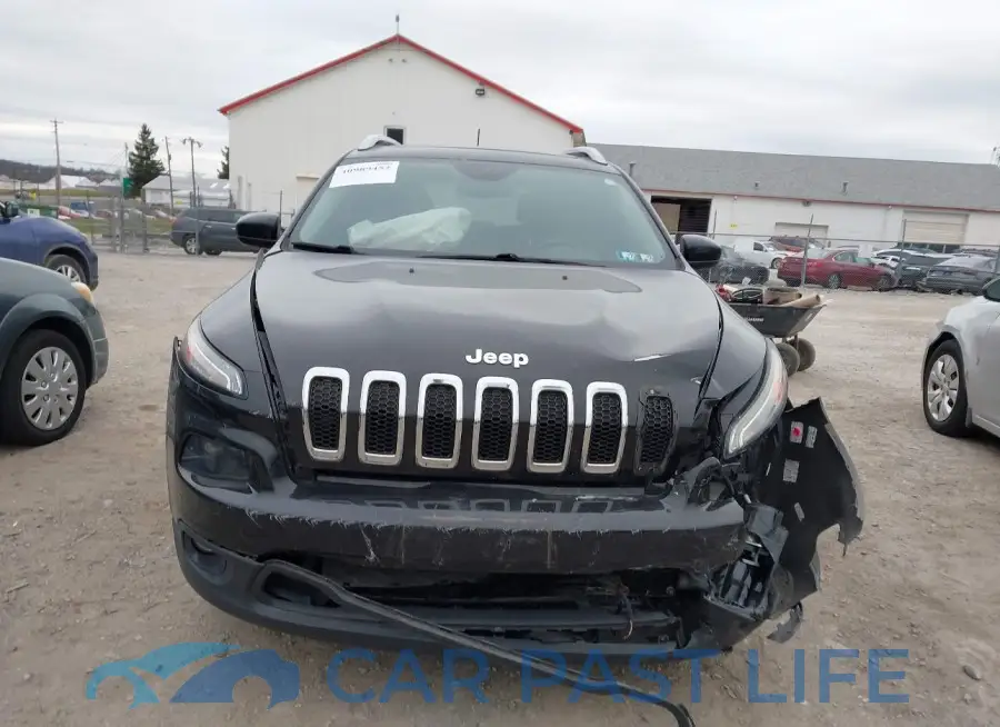 1C4PJMCB8GW213883# 11