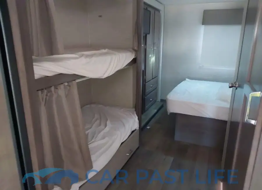1FDXE4FN7RDD05832# 14