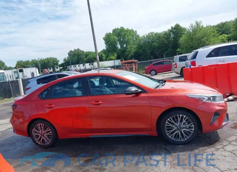 3KPF54AD9RE731518# 13