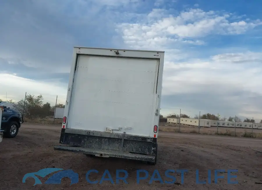 1FDXE4FS8JDC23800# 15