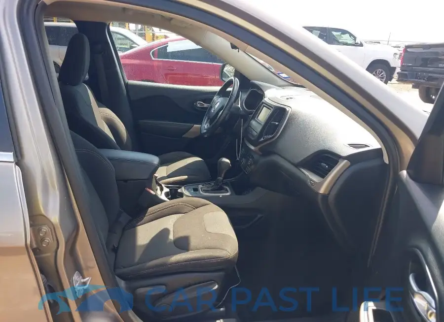 1C4PJLCB3HW650086# 5