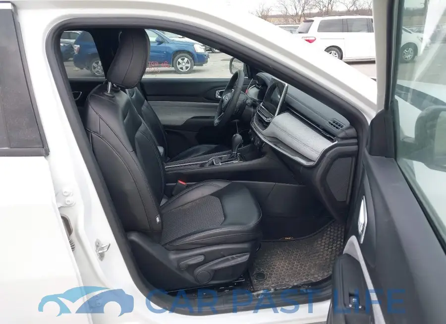 3C4NJDBN6PT528092# 5