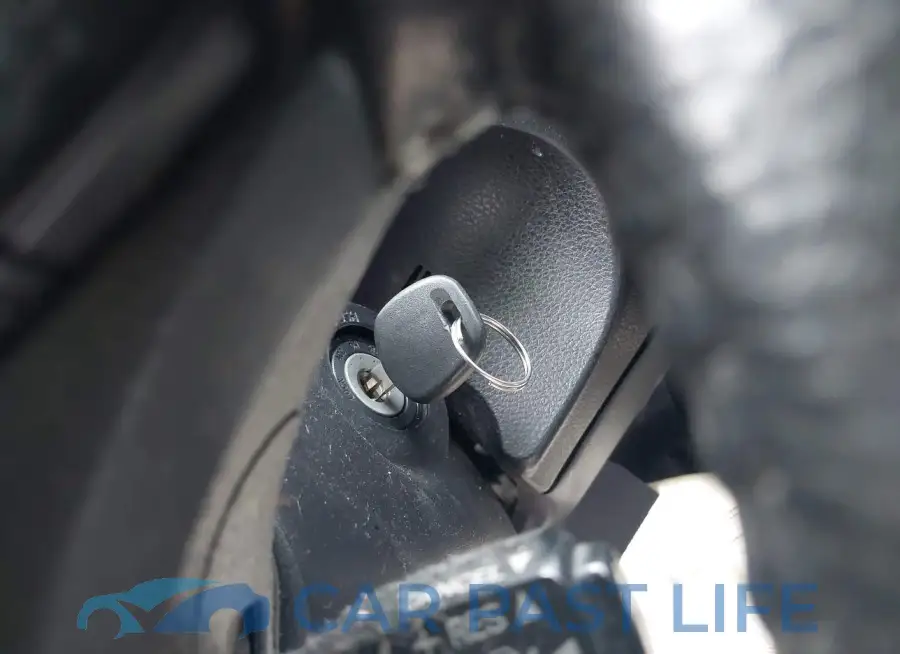 2T1BURHE2JC010845# 11