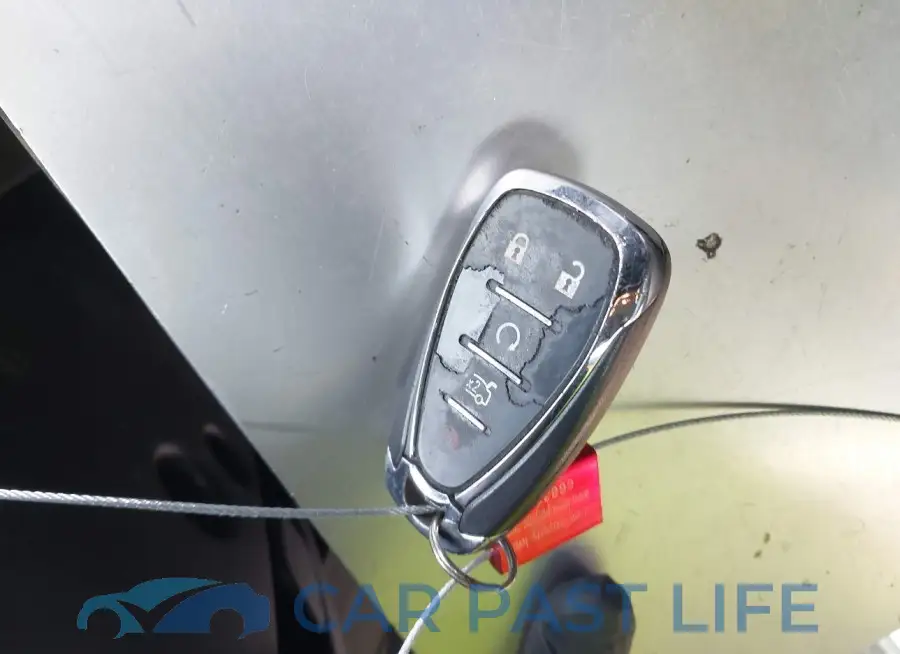1G1ZD5ST3KF143985# 11