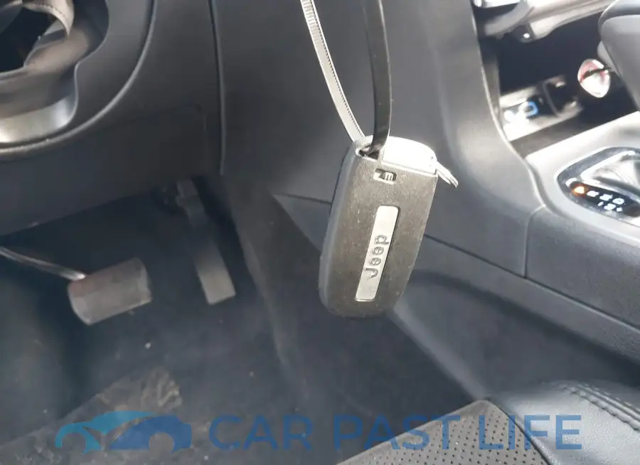 1C4RJFAG5NC112382# 11