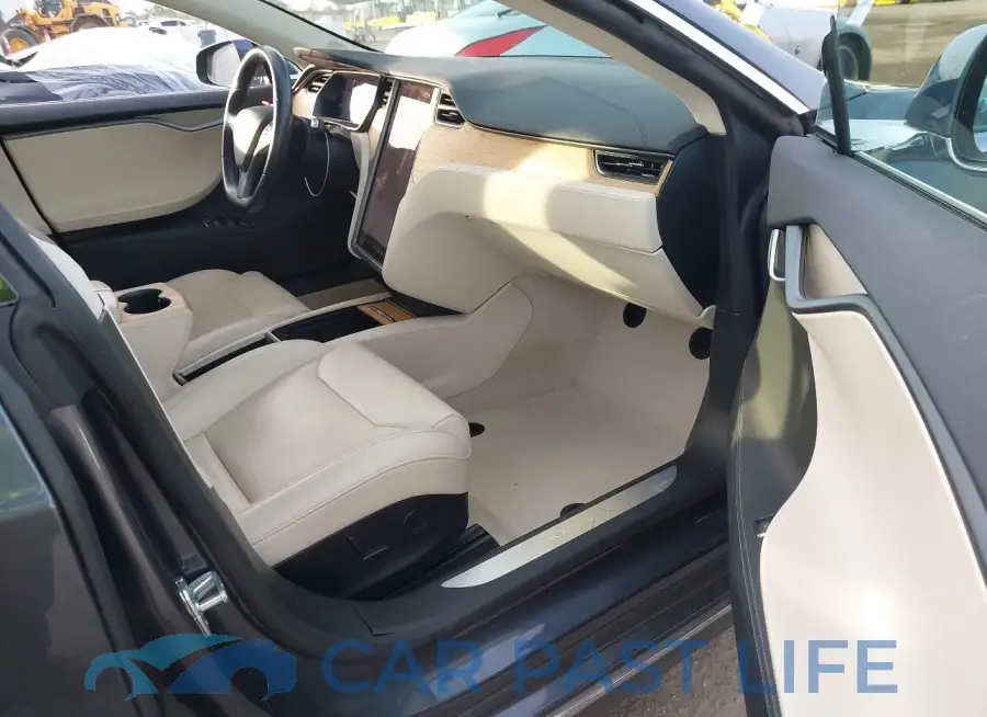 5YJSA1E24JF258465# 5