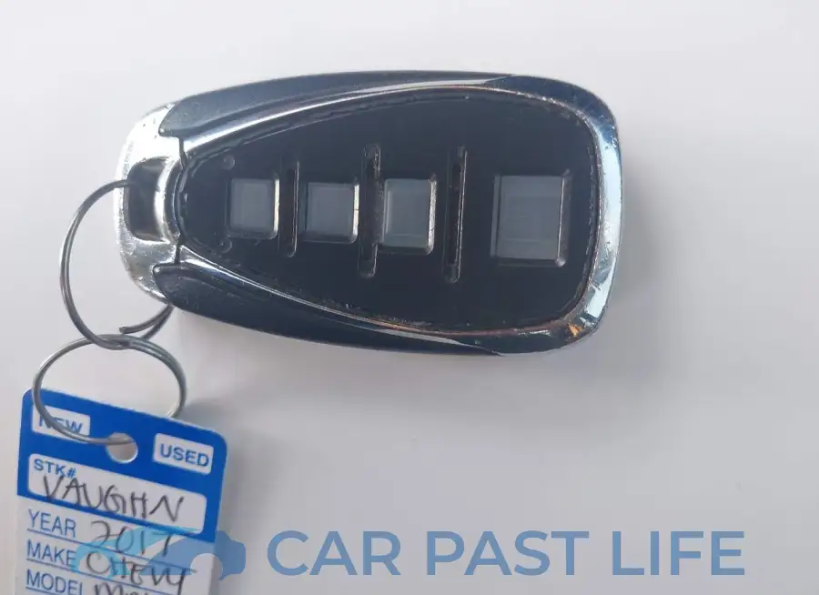 1G1ZB5STXHF180014# 11