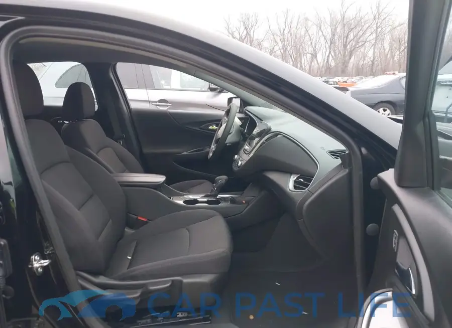 1G1ZD5ST0PF215913# 5