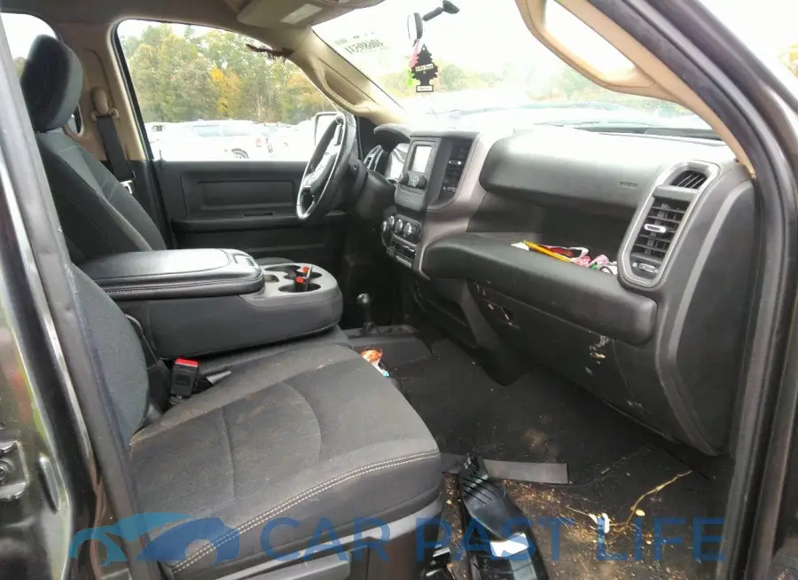 3C6UR5CJ1LG173106# 5
