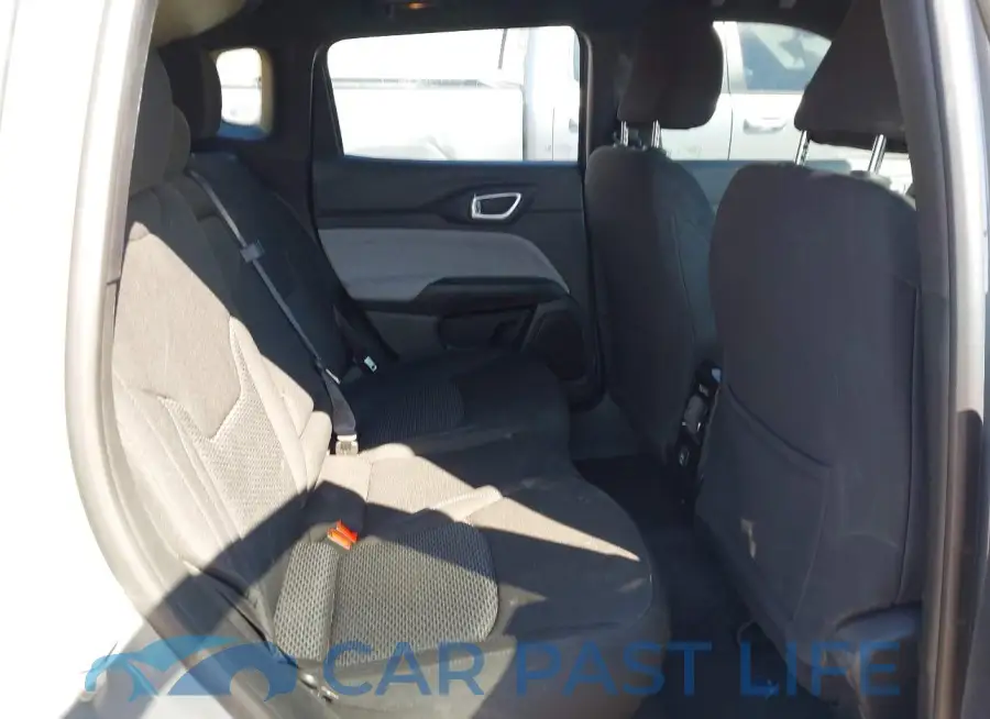 3C4NJDAN4RT581622# 8