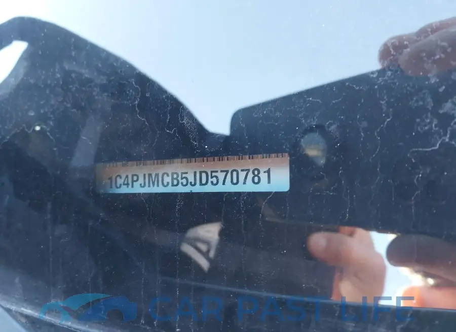 1C4PJMCB5JD570781# 9