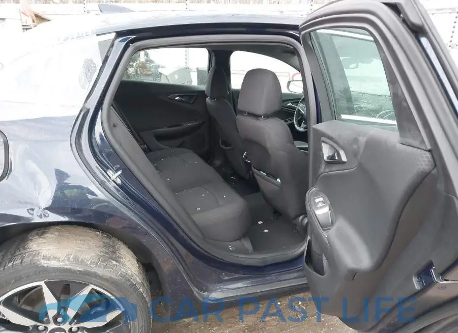 1G1ZD5ST1JF165613# 8