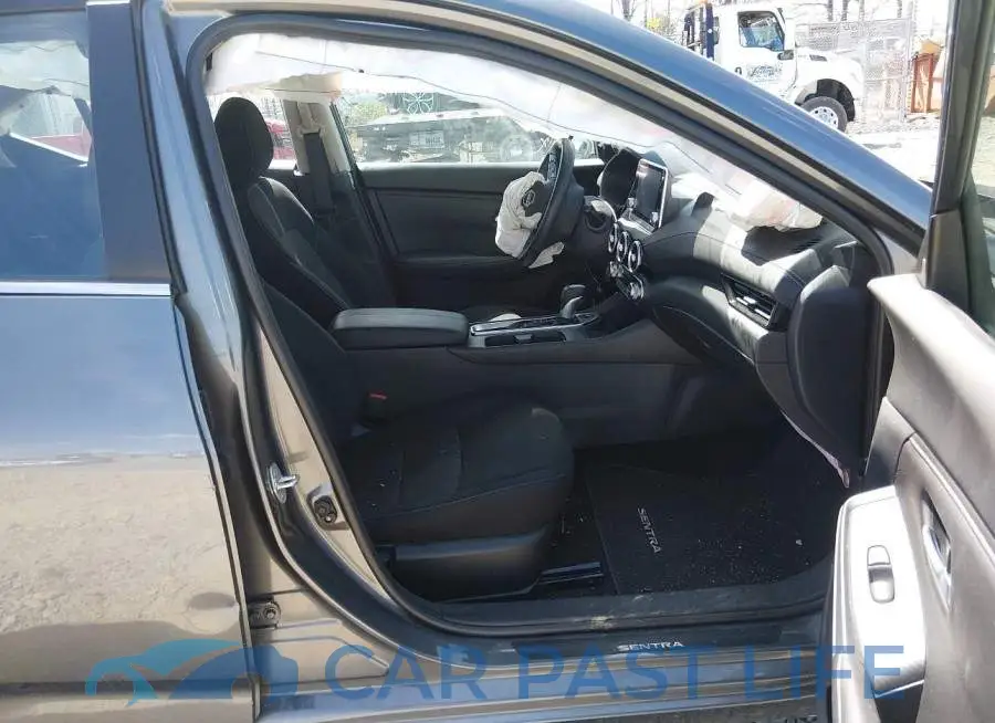 3N1AB8CV1SY240769# 5