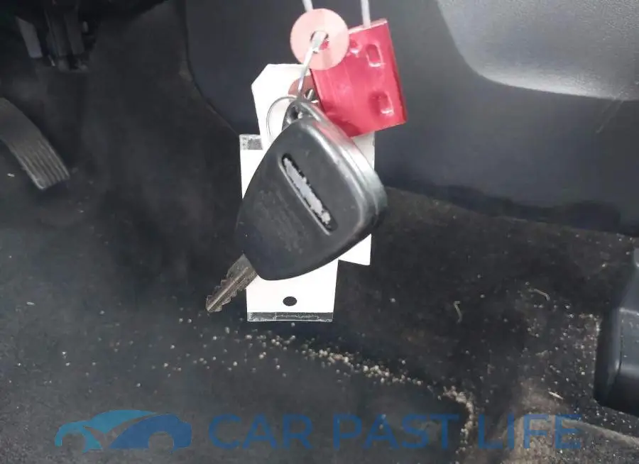 1C4NJDEB3HD170118# 11