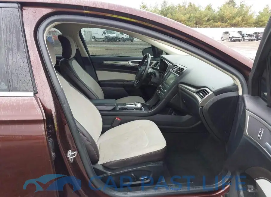 3FA6P0HD9KR195070# 5
