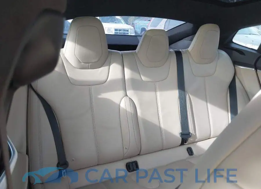 5YJSA1E26GF162474# 8