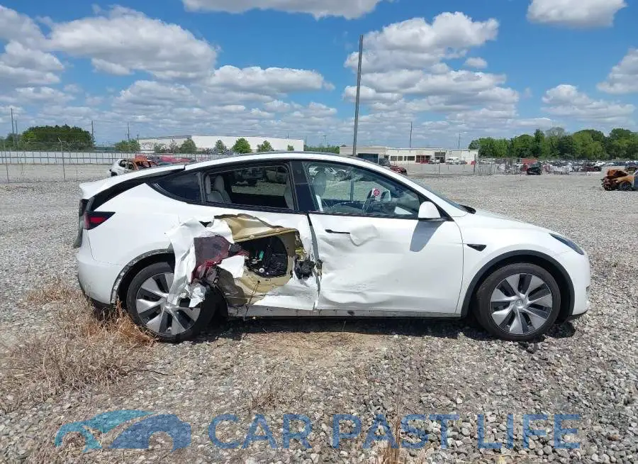 5YJYGAEE1MF263582# 13