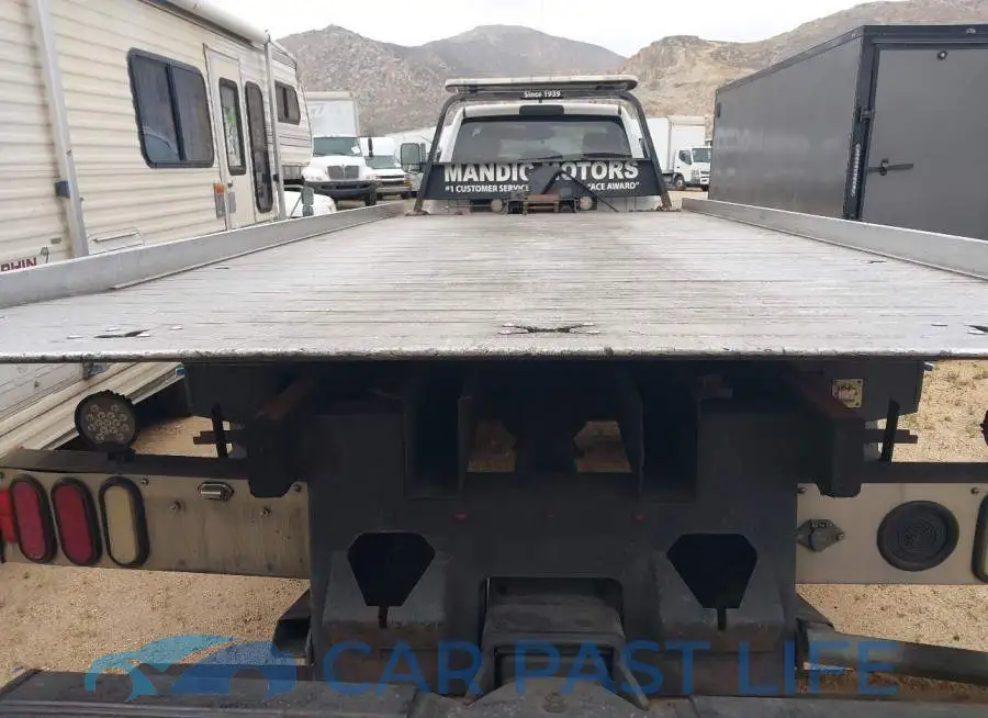 3C7WRMDL1JG375617# 19