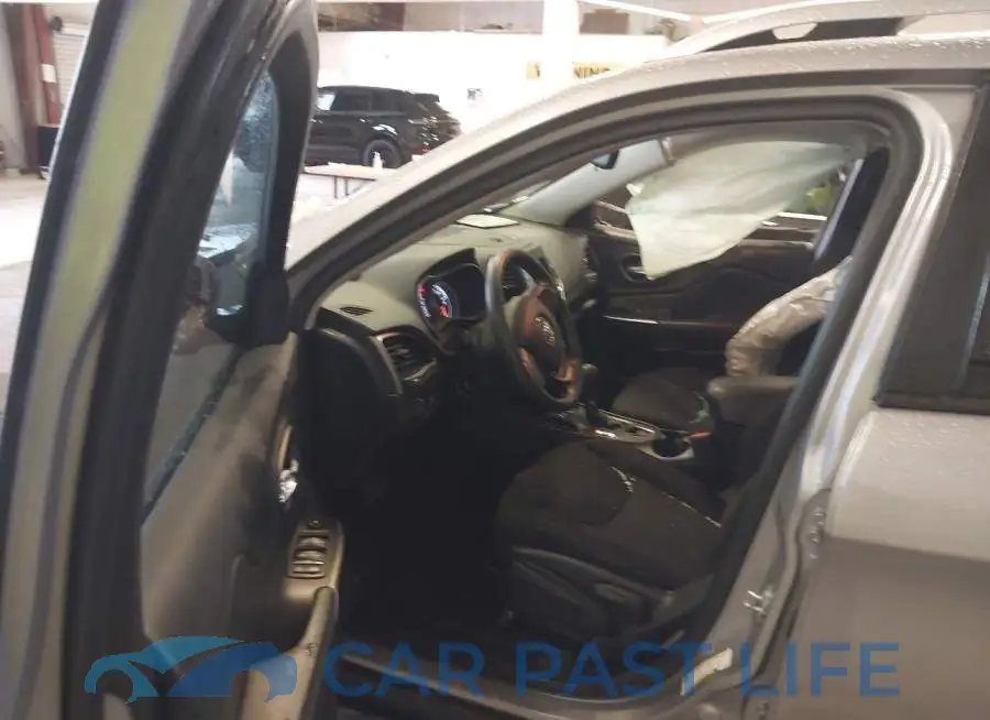 1C4PJLCB3MD103938# 5
