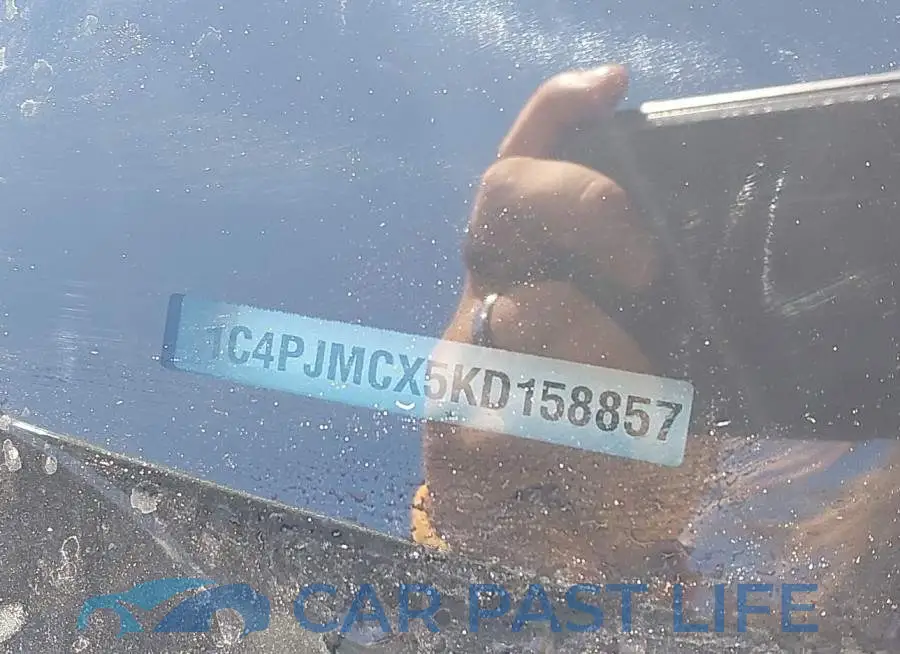 1C4PJMCX5KD158857# 9