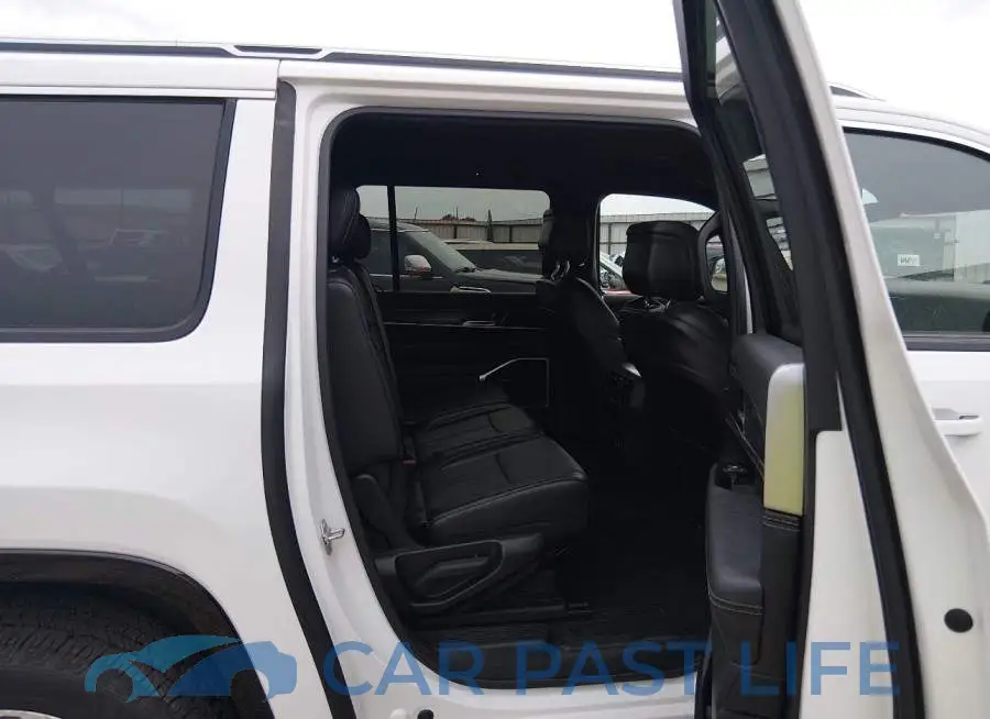 1C4SJRBP3RS184940# 8