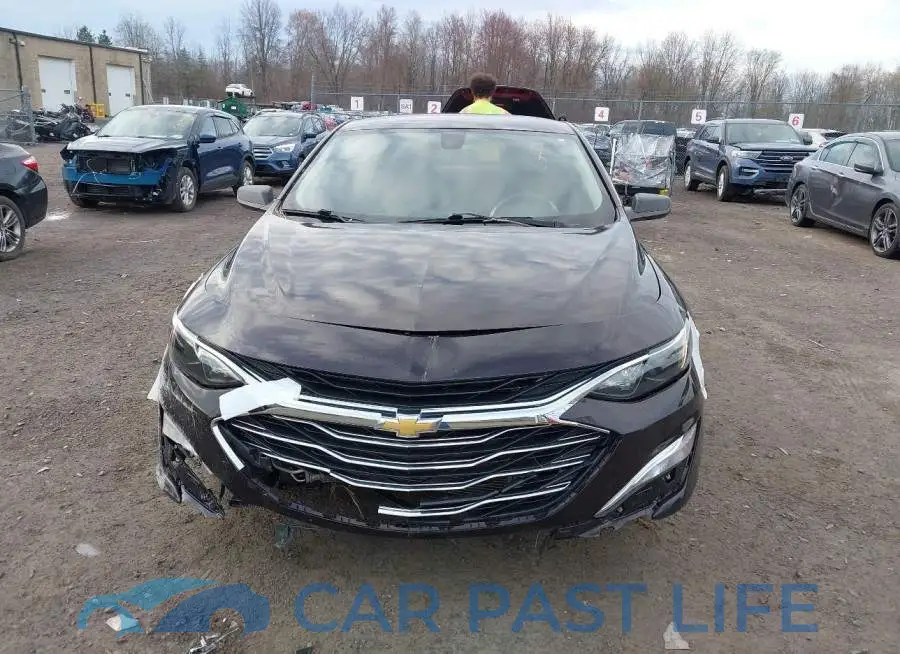 1G1ZB5ST4LF152072# 13