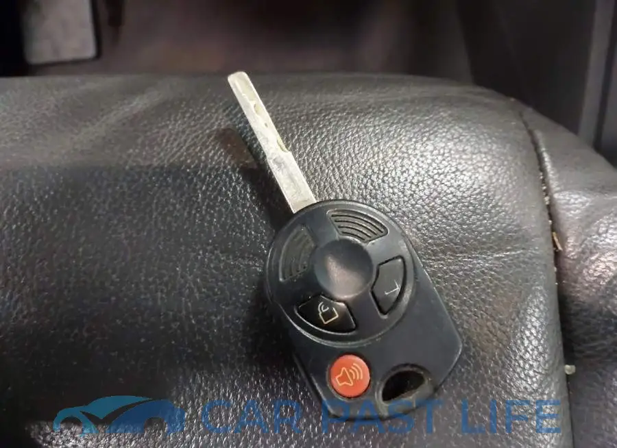 1FMCU9G93GUA57625# 11