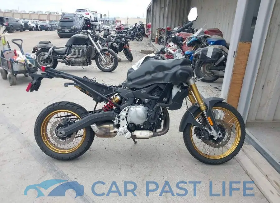 WB10K030XKZ800399# 11