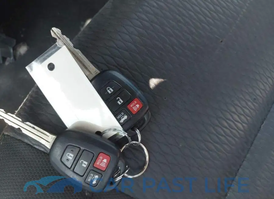 2T1BURHE5HC909080# 11