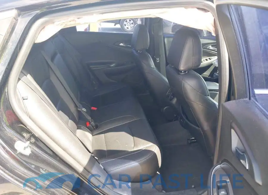 1G1ZD5ST5JF156672# 8