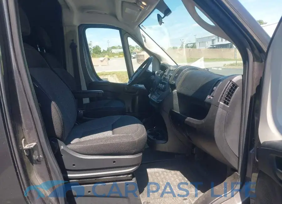 3C6TRVAG1JE143194# 5