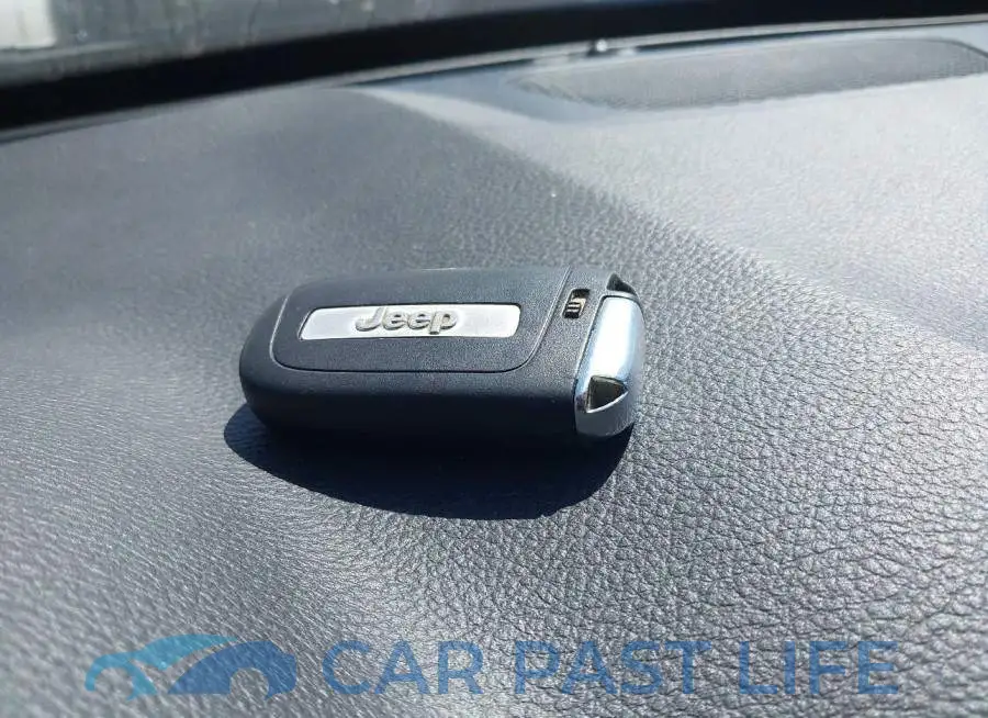 3C4NJCAB2KT715355# 11