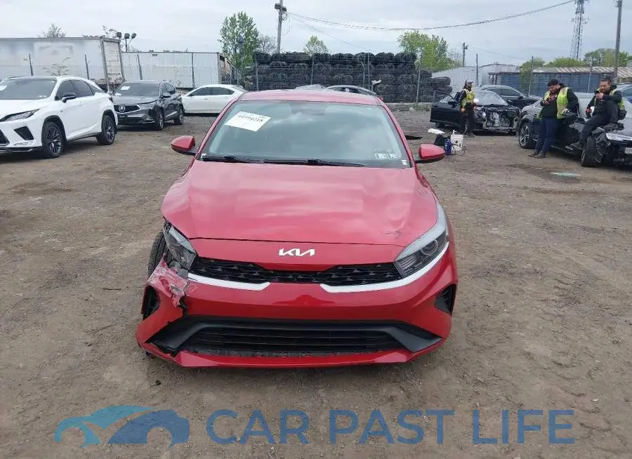 3KPF24AD1PE624727# 12