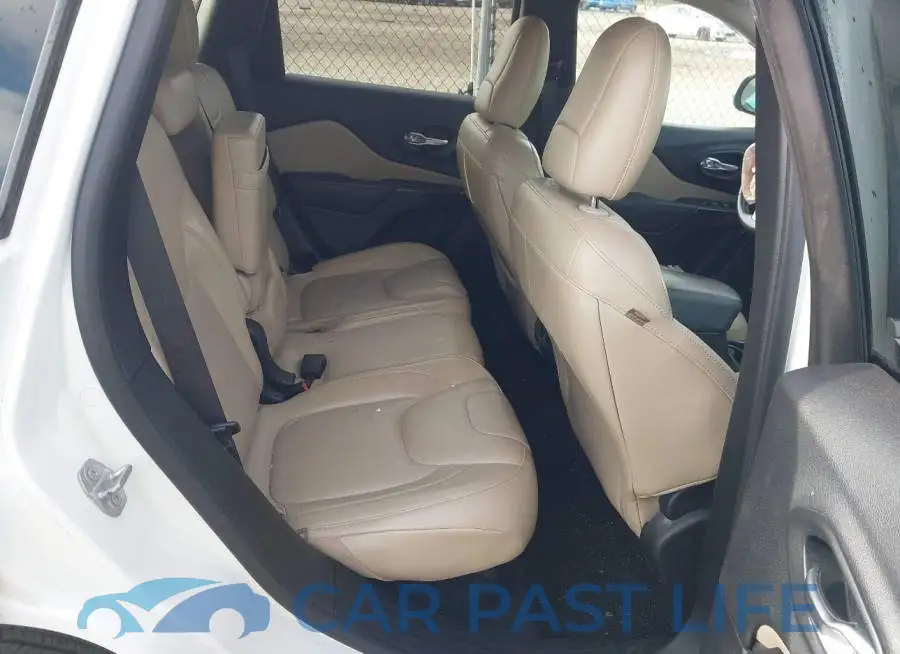 1C4PJLDB1GW158590# 8