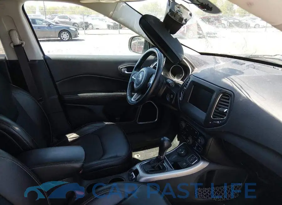 3C4NJDBB1JT349570# 5
