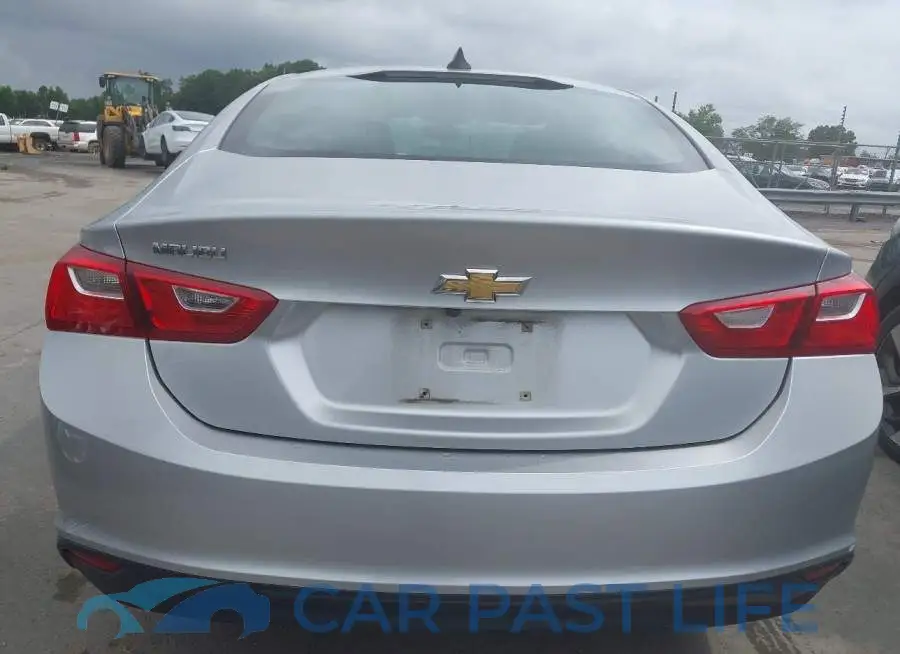 1G1ZB5ST5JF195302# 17