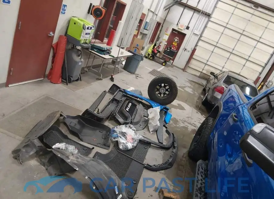 1C6SRFLM8NN156188# 12